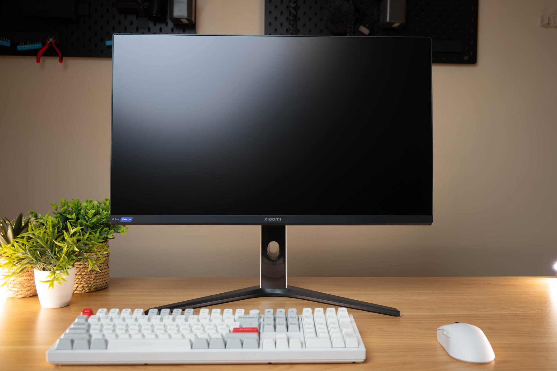 Xiaomi G Pro 27i 27" 2K 1440p Mini LED IPS Gaming Monitor (180Hz, 1ms, 16:9, HDMI/DP, AMD FreeSync, and HDR1000) - Image 9