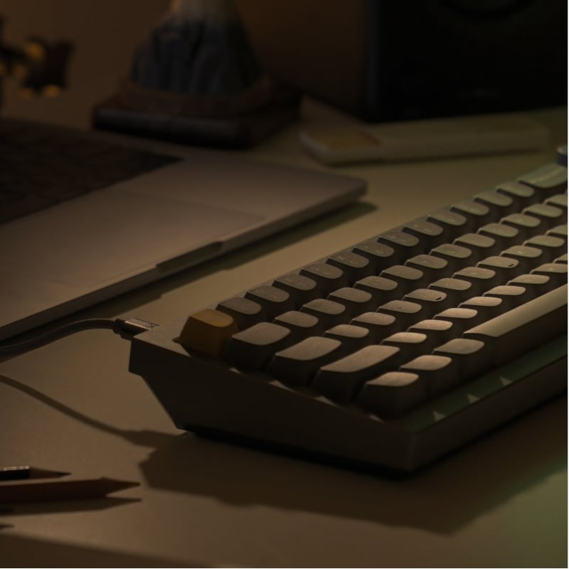 Keychron Q2 65% Red G Pro Switches Aluminium RGB Wired Keyboard - Grey - Image 3